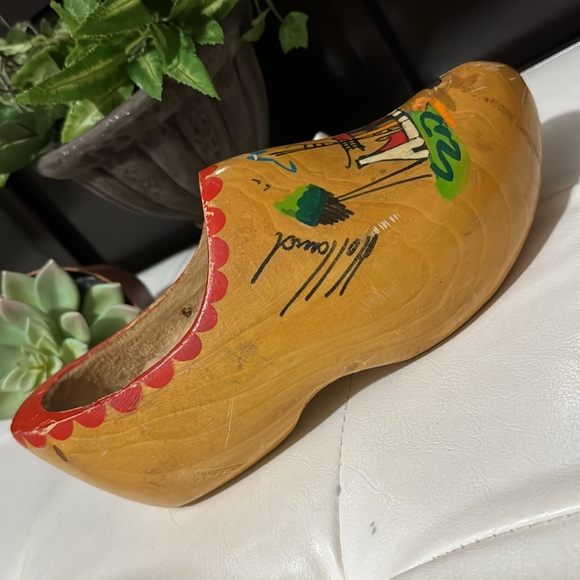 “Holland” Wooden Clog Collectible-Vintage with Wear - Picture 13 of 13